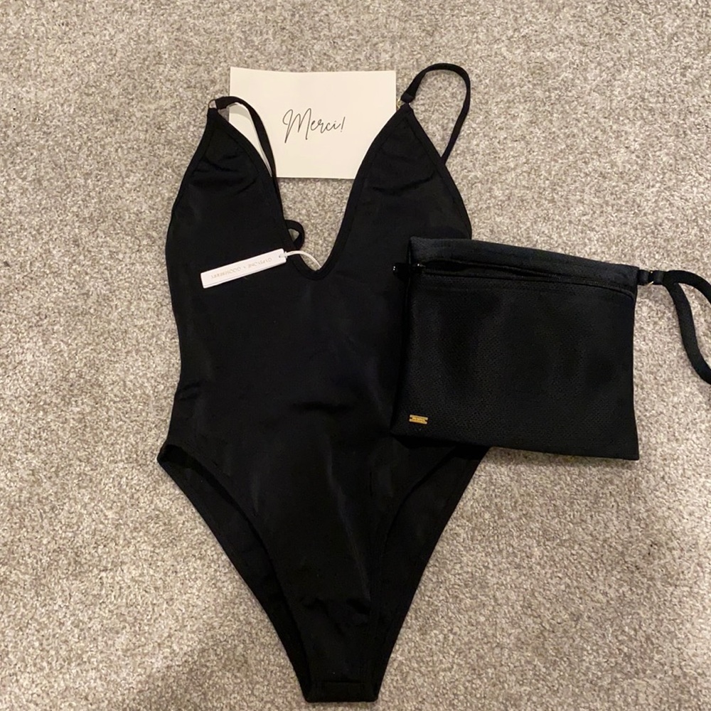 Gooseberry So Chic one piece in size small.  Brand new, bag incl.  Too small.